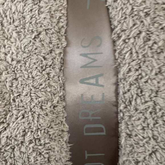 Barefoot Dreams blanket - Picture 6 of 8